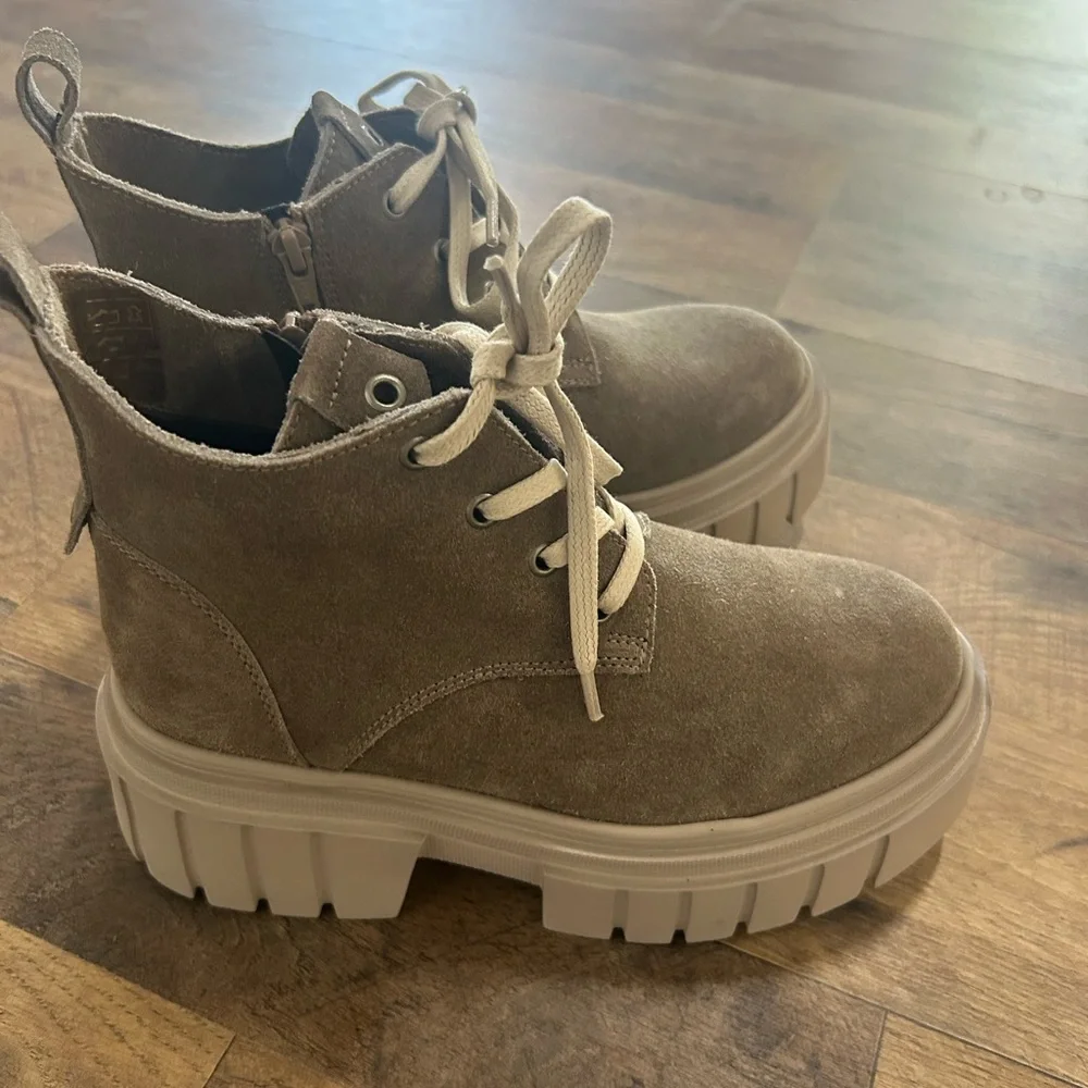 Anthropologie Sheridan Mia Platform Lace Up Booties Size 6.5/7